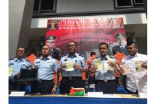 Razia Dua Apartemen,...
