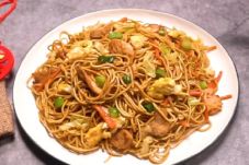 Mie Panjang Umur, Sajian...