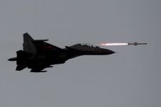 India Kerahkan Jet Su-30...