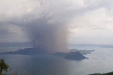 Pulau Gunung Api Taal...