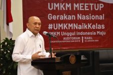 Menteri Teten Sambut...
