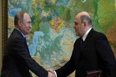 Putin Setujui Pemerintahan...