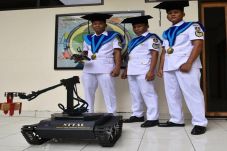 Hebat, Prajurit TNI...