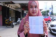Uang Nasabah BCA Kendari...