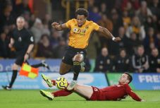 Adama Traore, Dipuji...
