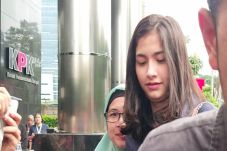 KPK Periksa Artis Cantik...