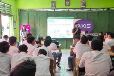 XL Axiata Garap Pelajar...