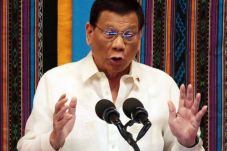 Duterte Ancam Akhiri...