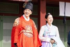 Pemain Queen: Love And...