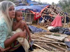 Dua Wanita Rohingya...