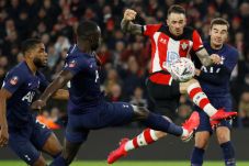 Ditahan Southampton,...