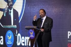 Surya Paloh: Penyederhanaan...