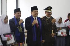 Bupati Hamim Pou: Pemerintah...