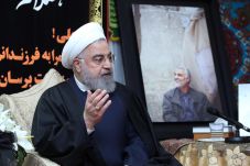 Rouhani Serukan Persatuan,...