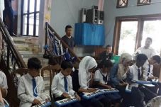 Yamaha Musik Bantu Pengungsi...