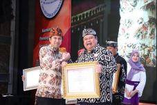 Pemprov Jatim Kembali...