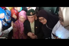 Tiba di Pengadilan,...