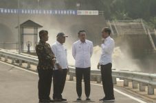 Presiden Jokowi Resmikan...