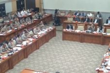 Rapat di DPR, Kapolri...
