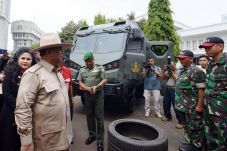 Kunjungan Prabowo ke...