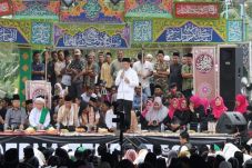 Cek Endra Gandeng Gus...