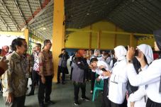 Guru Honorer di Kabupaten...