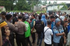 Rumah Ibadah Dirusak,...