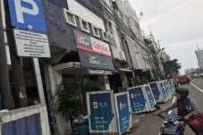Dishub Pasang Rambu...