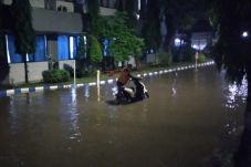 Jalan Utama Surabaya...