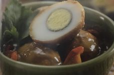 Telur Dipadu Sambal...