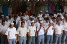 Gus Sholah Wafat, Ratusan...