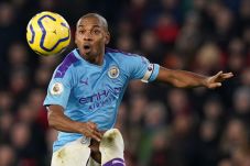 Fernandinho Peringatkan...