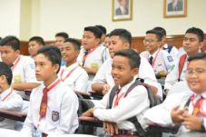 Sekolah Ini Berikan...