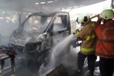 Minibus Terbakar di...