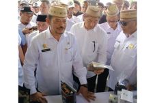 Bupati Hamim Pou Perkenalkan...