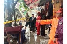 Camat Mampang Pastikan...