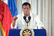 Duterte Ancam Akhiri...