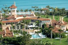 Jaga Trump di Hotel...