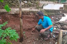 Diguyur Hujan Lebat,...