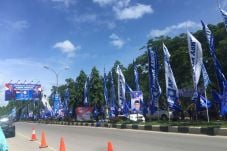 Perang Spanduk Calon...