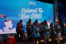 100 Pemuda Papua Ikuti...