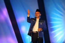 Menang Telak, Zulhas...