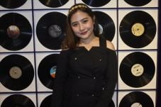 Kolaborasi dengan DJ...