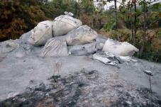 Buang Limbah B3 Sembarangan...