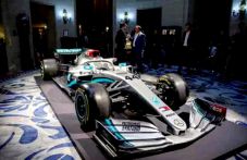 Kontrak Baru Lewis Hamilton...