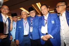 Kongres PAN Ricuh, Zulhas...