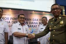 Pemkab Landak Raih Penghargaan...