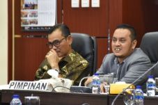 RUU Cipta Kerja Diusulkan...