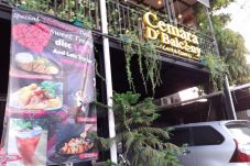 Nongkrong di Cemara...
