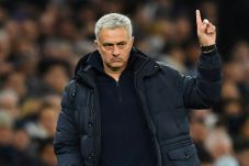 Man City Dihukum UEFA,...